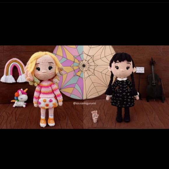Bonecas Enid e Wandinha Addams Amigurumi/crochê