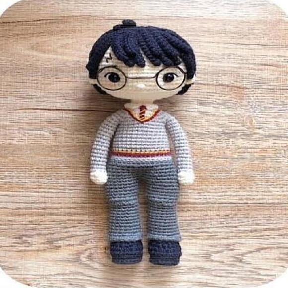 Boneco Harry Potter em Amigurumi