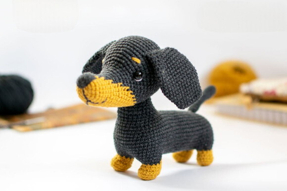 Cachorro Salsichinha em Amigurumi