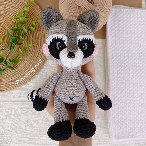 Guaxinim Amigurumi Nicho Quarto de Bebê