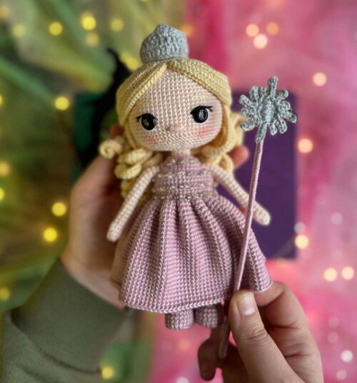 Boneca Glinda em Amigurumi/crochê