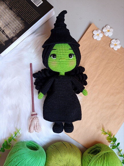 Boneca Elphaba em Amigurumi