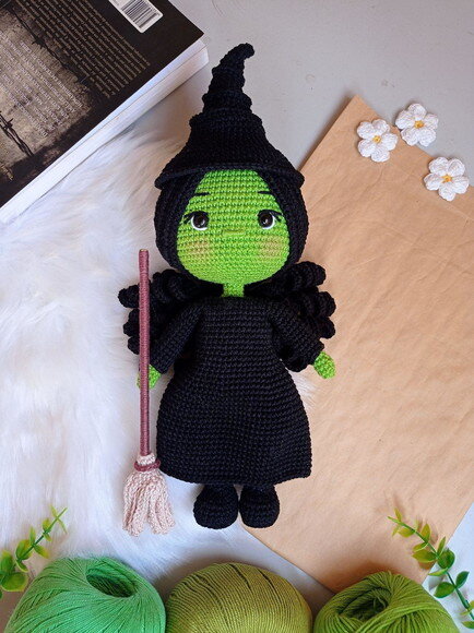 Boneca Elphaba em Amigurumi