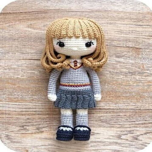 Boneca Hermione Granger em Amigurumi