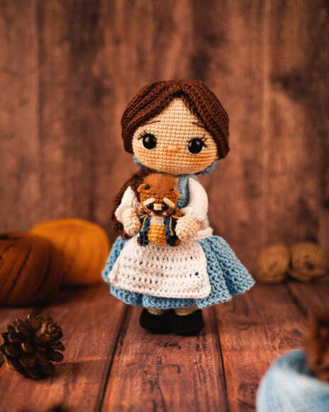 Boneca Princesa Bela em Amigurumi