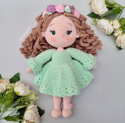 Boneca Rosalie Amigurumi