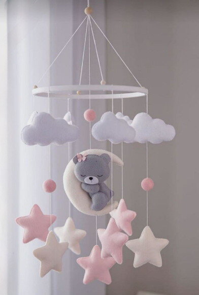 Móbile para Berço em Feltro (ursa e Estrelas)