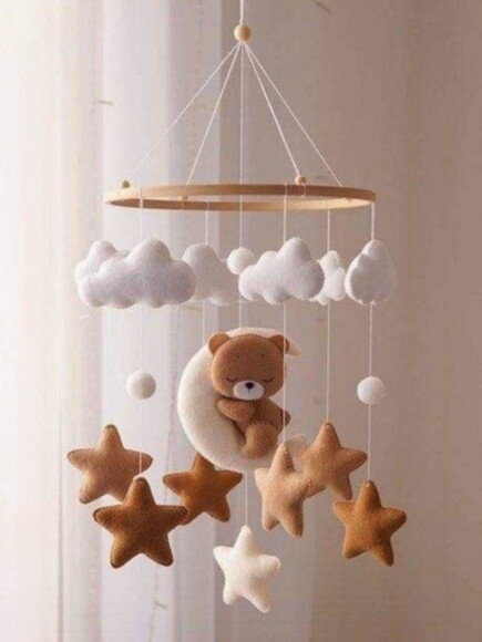 Móbile para Berço em Feltro (urso e Estrelas)