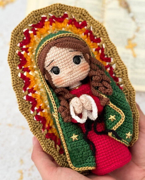 Virgem de Guadalupe em Amigurumi