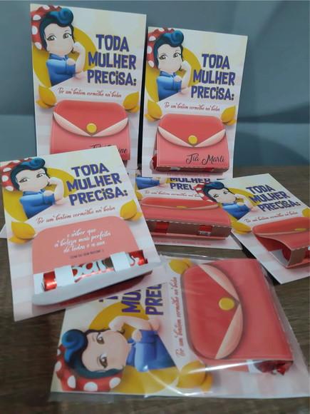 Cartão com Batom Dia da Mulher