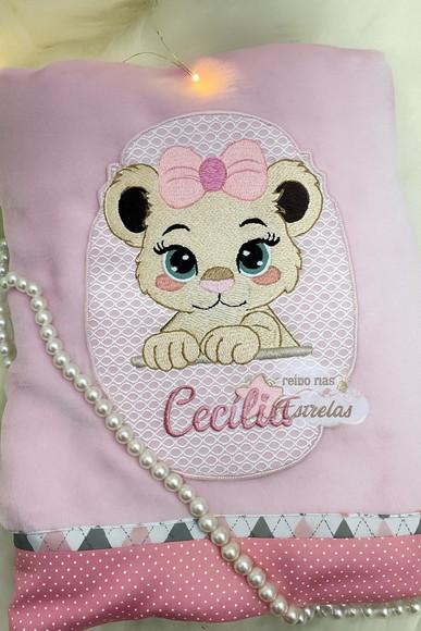 Cobertor Bebê Personalizado Cor Rosa. Bordado Leoa