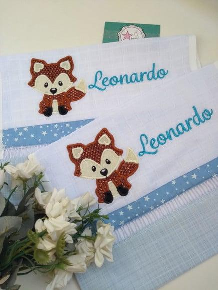 Fraldinha de boca bordada kit com 2 - raposa