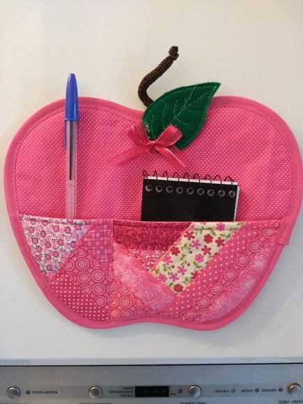 Porta Recados para Geladeira- Maça Pink