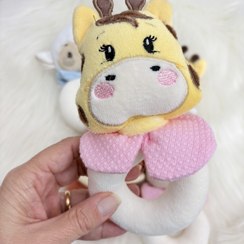Chocalho pelúcia sensorial - Girafa
