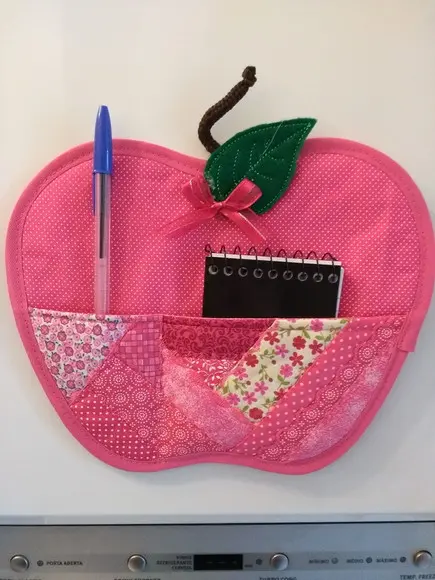 Porta Recados para Geladeira- Maça Pink