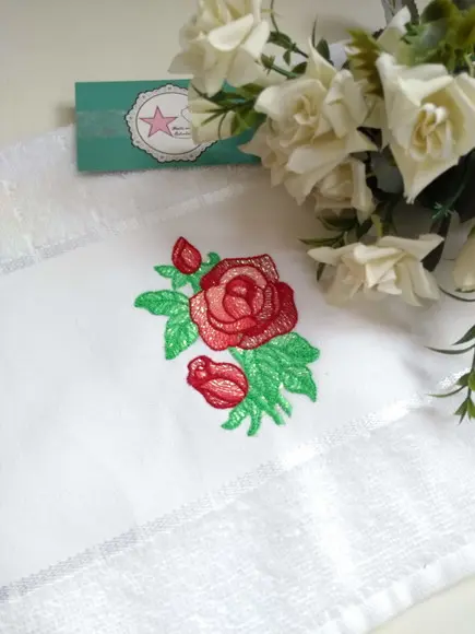 Toalha lavabo e porta papel higiênico rosas - kit 2 peças