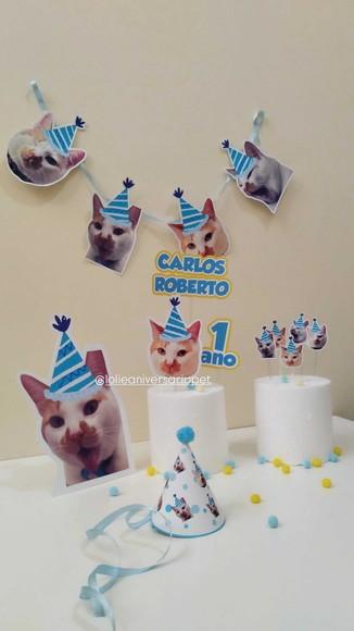 Kit Bandeirola com Foto, Topper, Display e Chapéu Gato