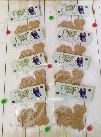 Lembrancinha de Aniversário Pet Lapela com Biscoitos Pet