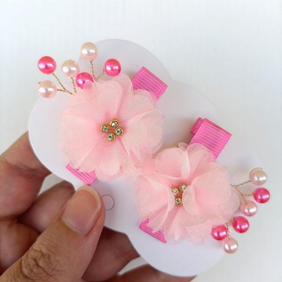Parzinho de Presilhas Bico de Pato com Flores