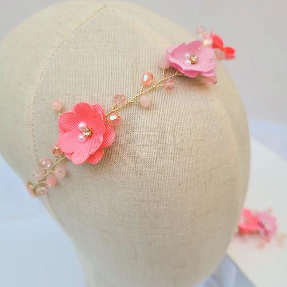 Tiara Bebê e Infantil Emanuella com Flores de Gorgurão