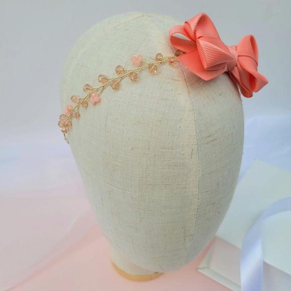Tiara Infantil Cecília Aramada com Cristais e Laço Coral
