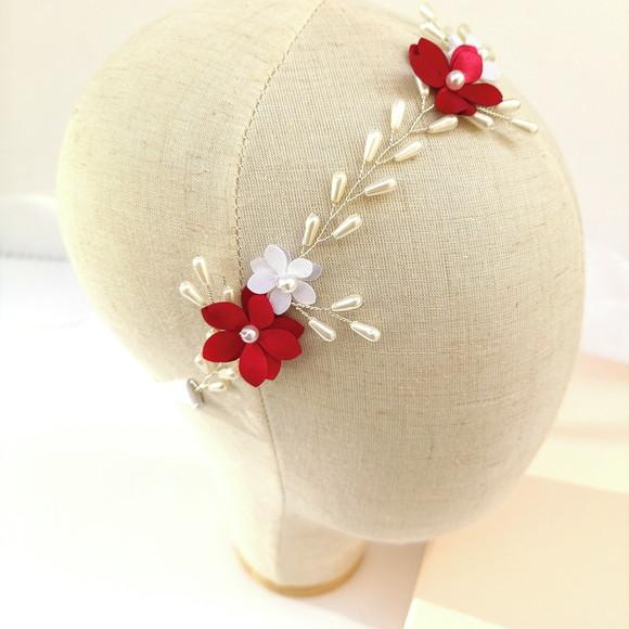 Tiara Infantil Louise com Pérolas e Flores de Cetim