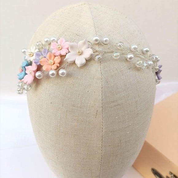 Tiara Infantil Zoe Aramada com Pérolas e Flores de Biscuit