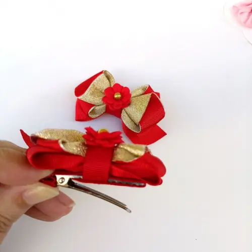 Parzinho Maria Eliza Bico de Pato Laço Vermelho e Dourado