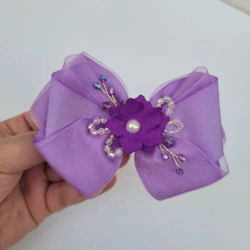 Presilha Manuela Bico de Pato com Laço de Organza e Gorgurão
