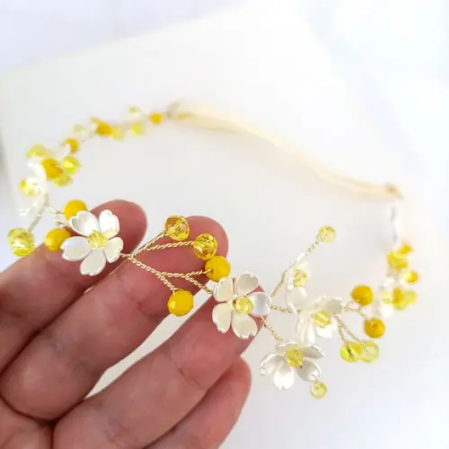 Tiara Infantil Alicia Aramada com Florzinhas Peroladas