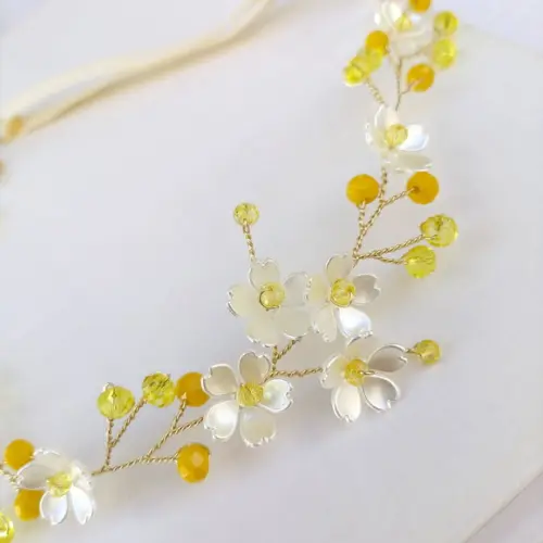 Tiara Infantil Alicia Aramada com Florzinhas Peroladas