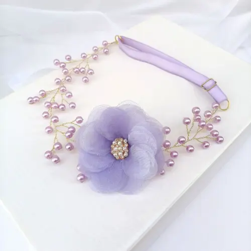 Tiara Infantil Bella com Pérolas e Flor