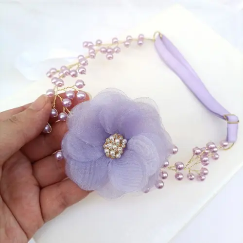 Tiara Infantil Bella com Pérolas e Flor