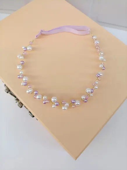Tiara Infantil Emilly Aramada com Pérolas Lilás