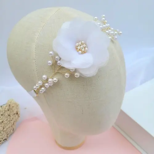 Tiara Infantil Isabela com Pérolas e Flor