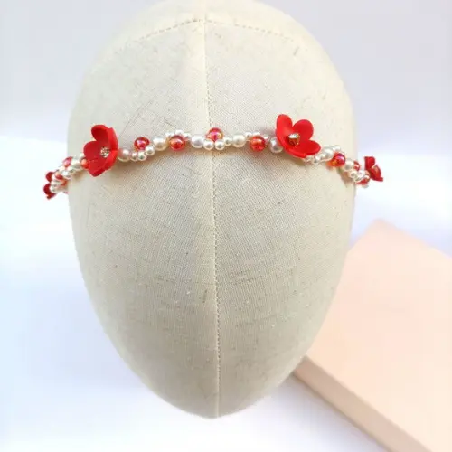 Tiara Infantil Larissa com Pérolas e Flores de Biscuit