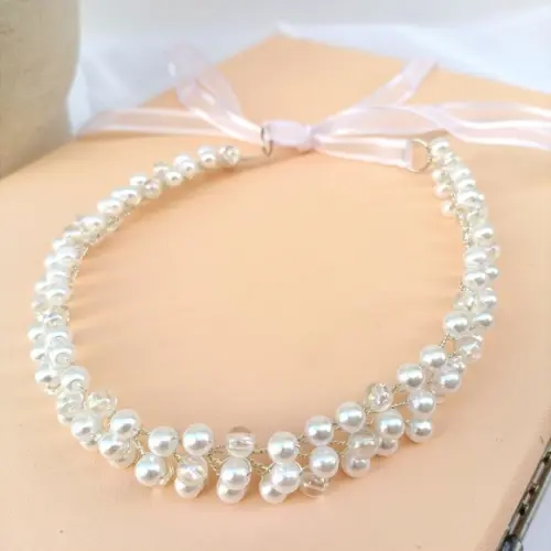 Tiara Infantil Lavínia Aramada Pérolas