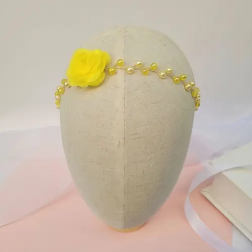 Tiara Infantil Luiza Aramada com Flor de Organza Amarela