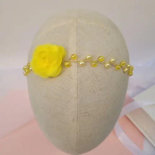 Tiara Infantil Luiza Aramada com Flor de Organza Amarela