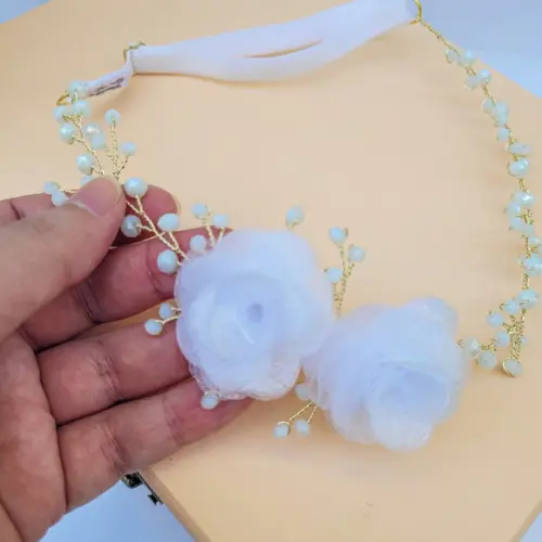 Tiara Infantil Sofia Aramada com Flores Branca