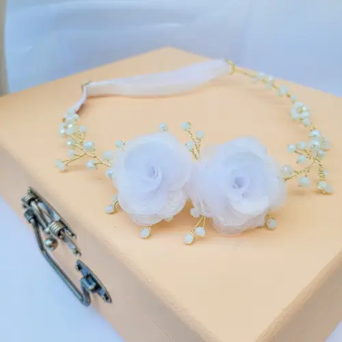 Tiara Infantil Sofia Aramada com Flores Branca