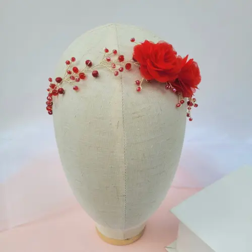 Tiara Infantil Sofia Aramada com Flores Vermelha