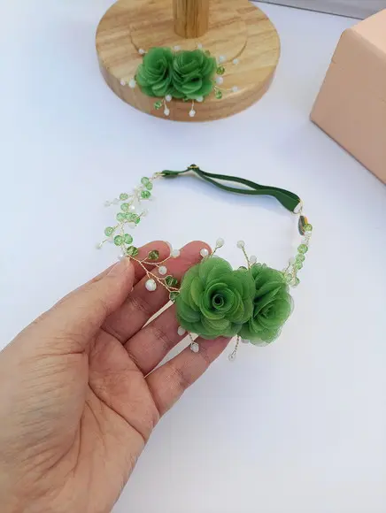 Tiara Infantil Sofia com Flores Verde