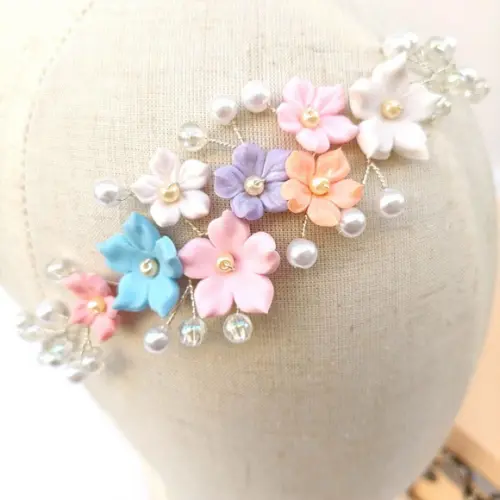 Tiara Infantil Zoe Aramada com Pérolas e Flores de Biscuit