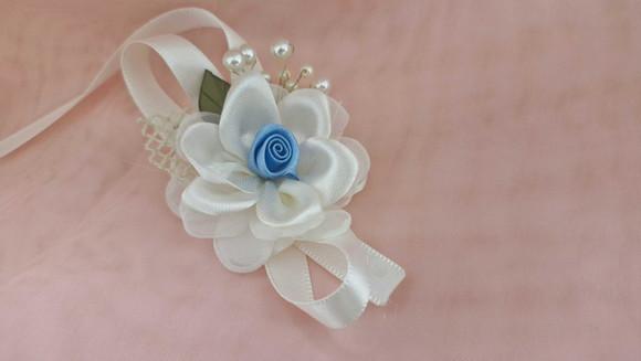 Corsage Delicado