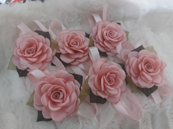 Corsage Rose