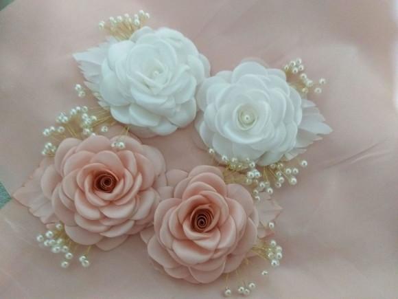 Arranjos 2 flores para penteados de daminhas