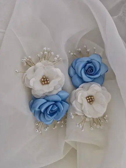 Kit com Dois Arranjos Azul Serenity com Branco
