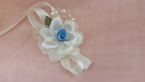 Corsage Delicado
