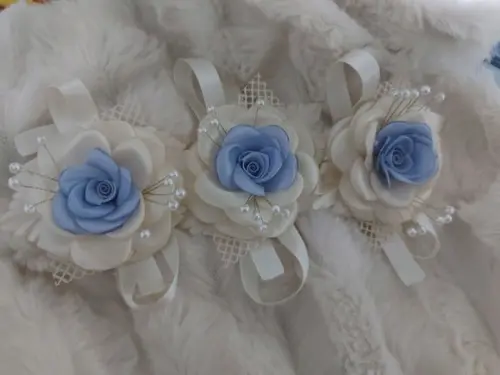 Corsage Perola com Azul serenity